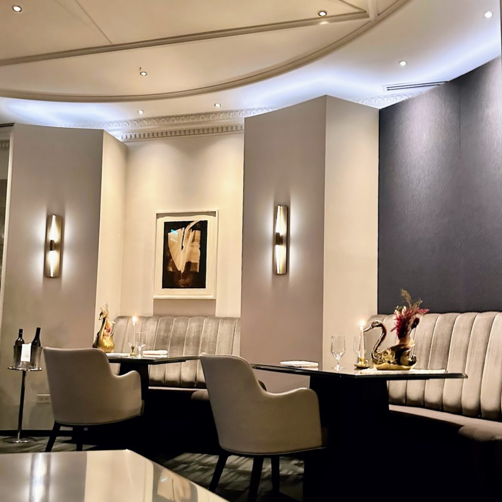 Salon interior, Alinea